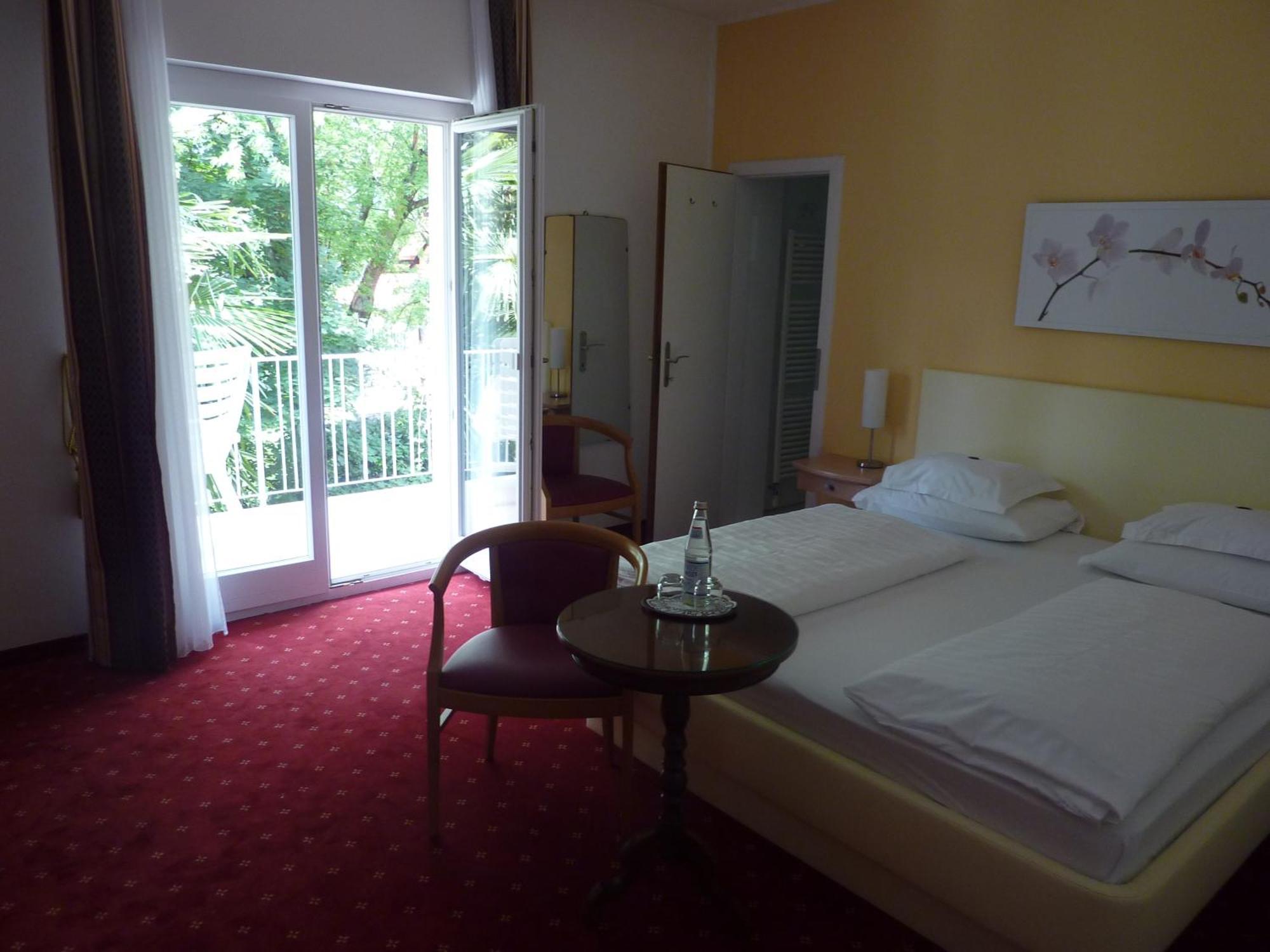 Hotel Zima Merano Rum bild