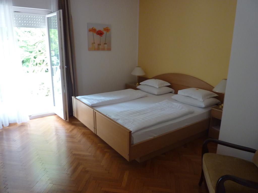 Hotel Zima Merano Rum bild
